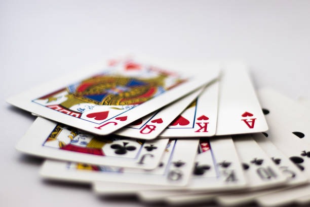 sett roulette table with spinning wheel and live dealer interaction